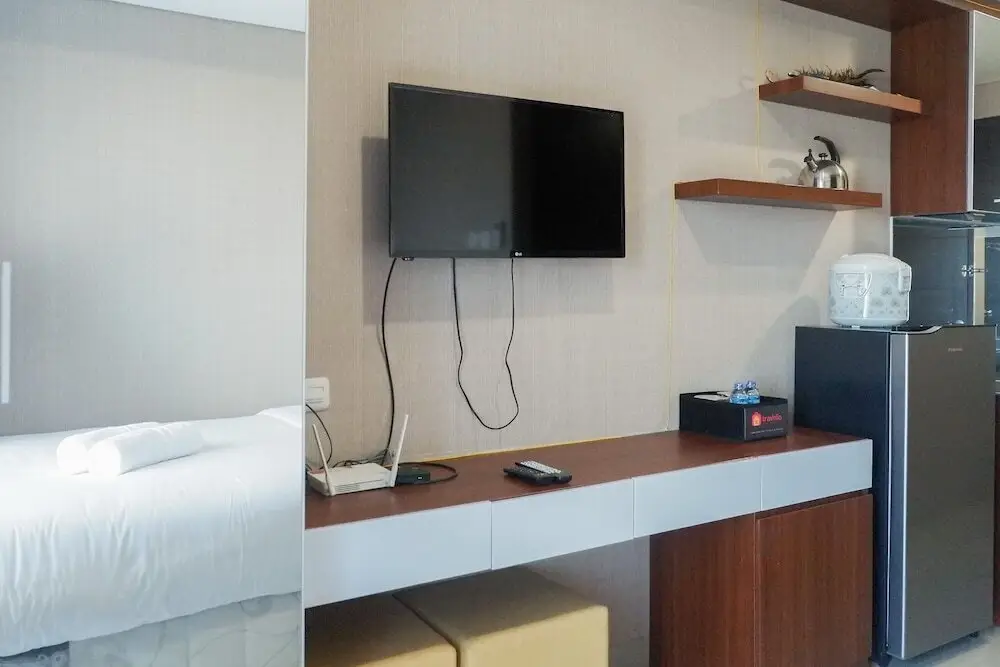 Сурабая: Modern Studio Apartment at Tamansari Papilio
