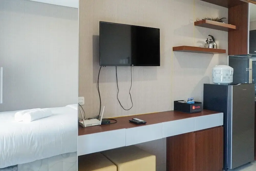 Сурабая: Modern Studio Apartment at Tamansari Papilio