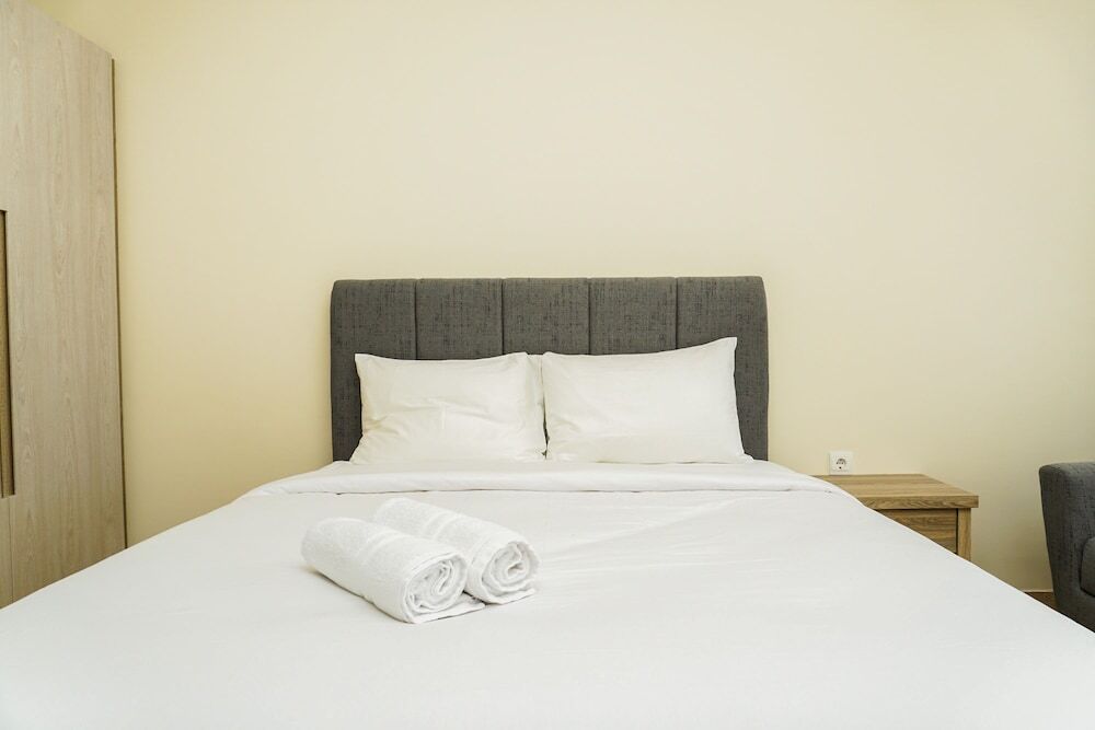 Джакарта: Fully Furnished Studio Menteng Park Apartment