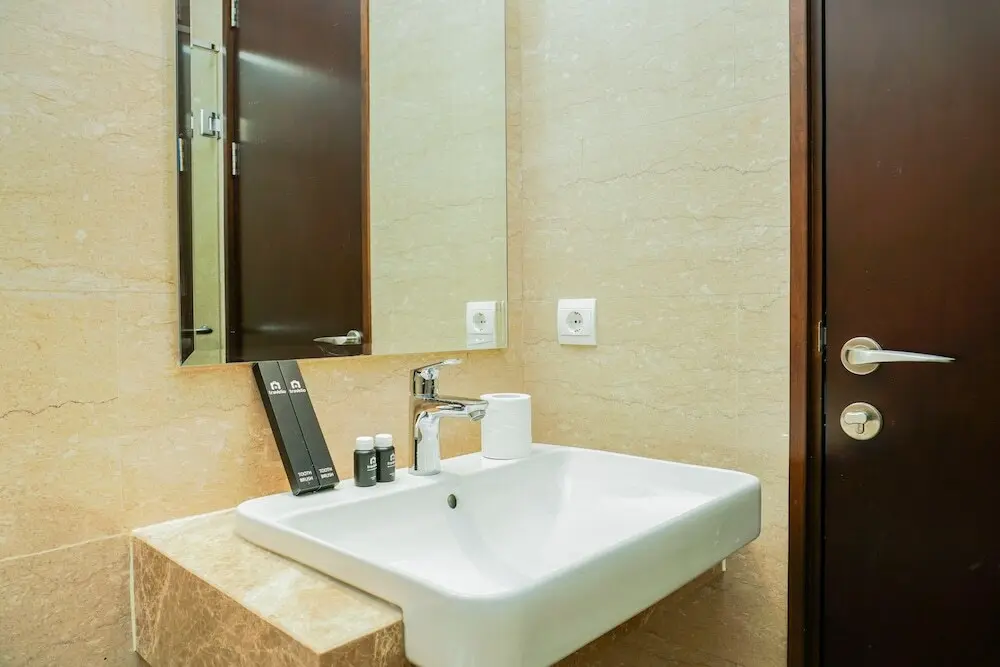 Джакарта: Fully Furnished Studio Menteng Park Apartment