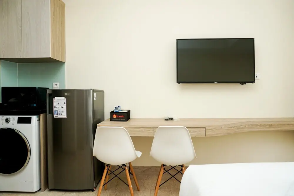 Джакарта: Comfort and Clean Studio Menteng Park Apartment