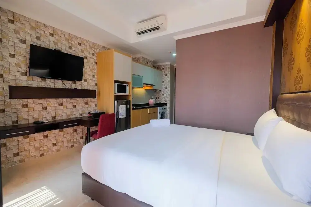 Exquisite Studio Menteng Park Apartment — фото 1