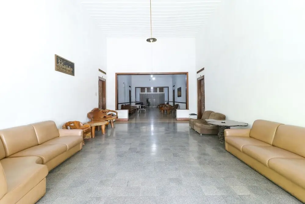 Маланг: Malinda Hotel