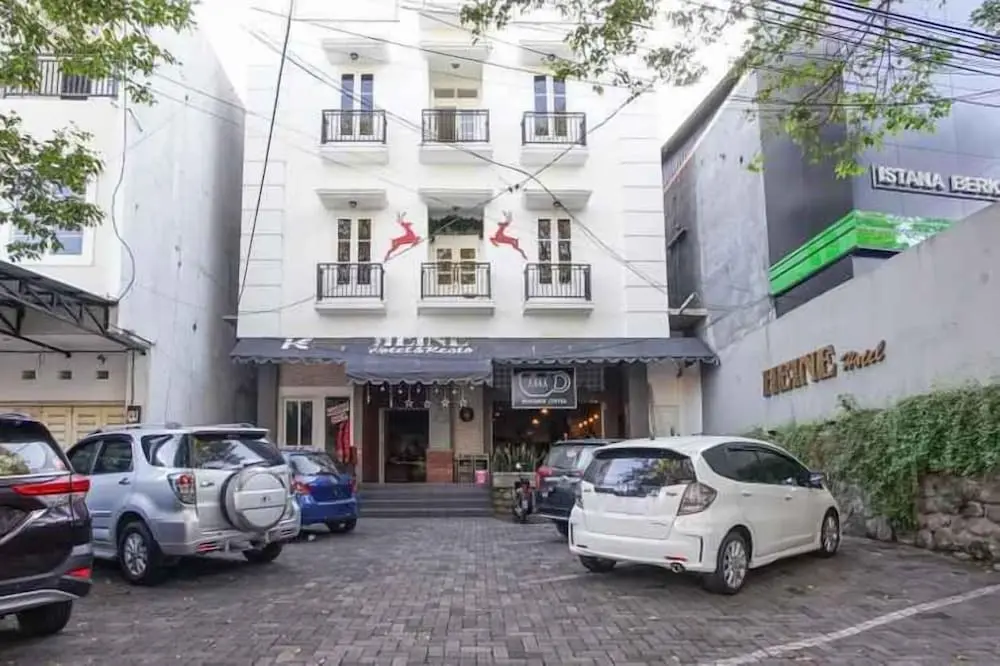 Манадо: Heine Hotel