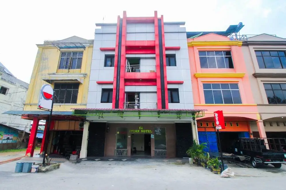 Пеканбару: OYO 1025 Hotel Intan