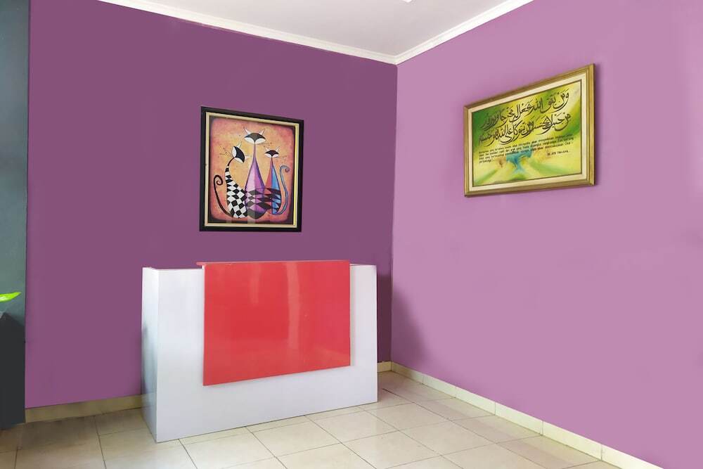 Джакарта: OYO 2654 Yulia Guesthouse Near Kopi Bajawa Flores NTT Tebet