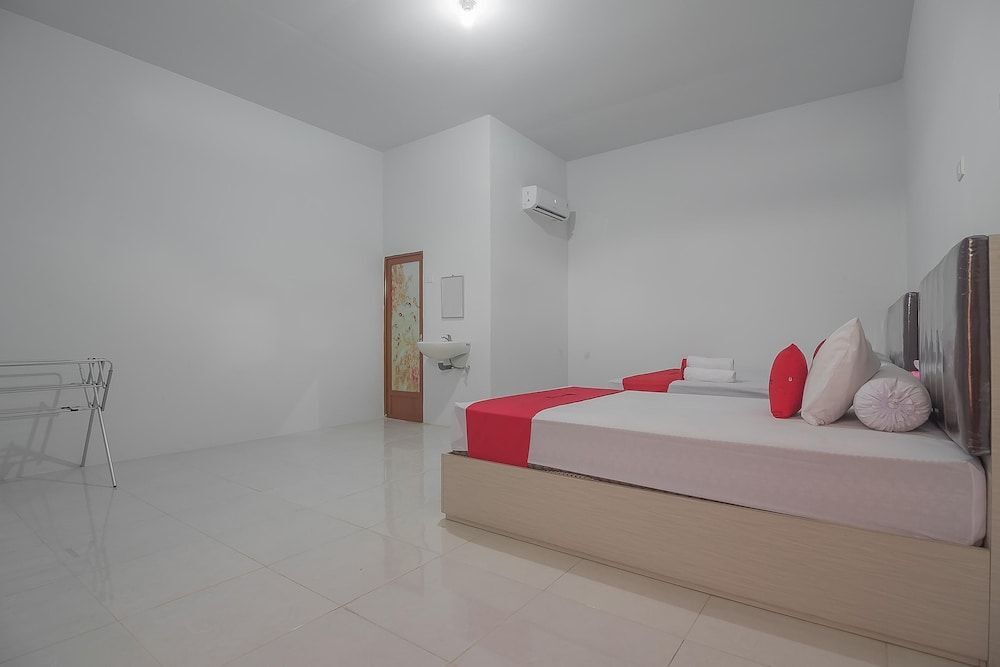 Синкаванг: RedDoorz near RS Harapan Bersama