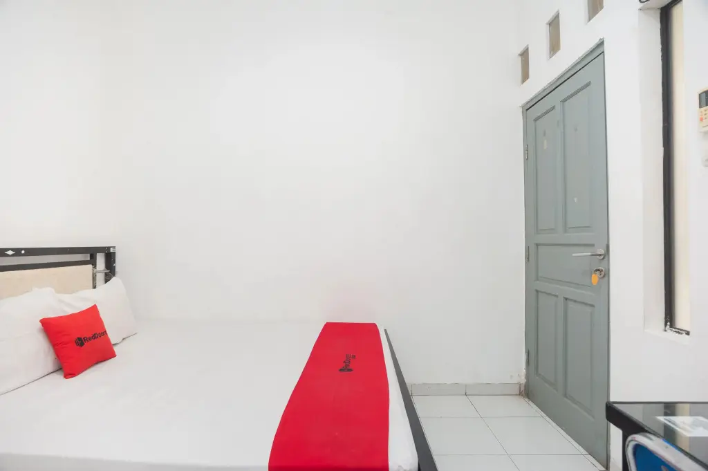 Бекаси: RedDoorz Syariah near Grand Galaxy Park
