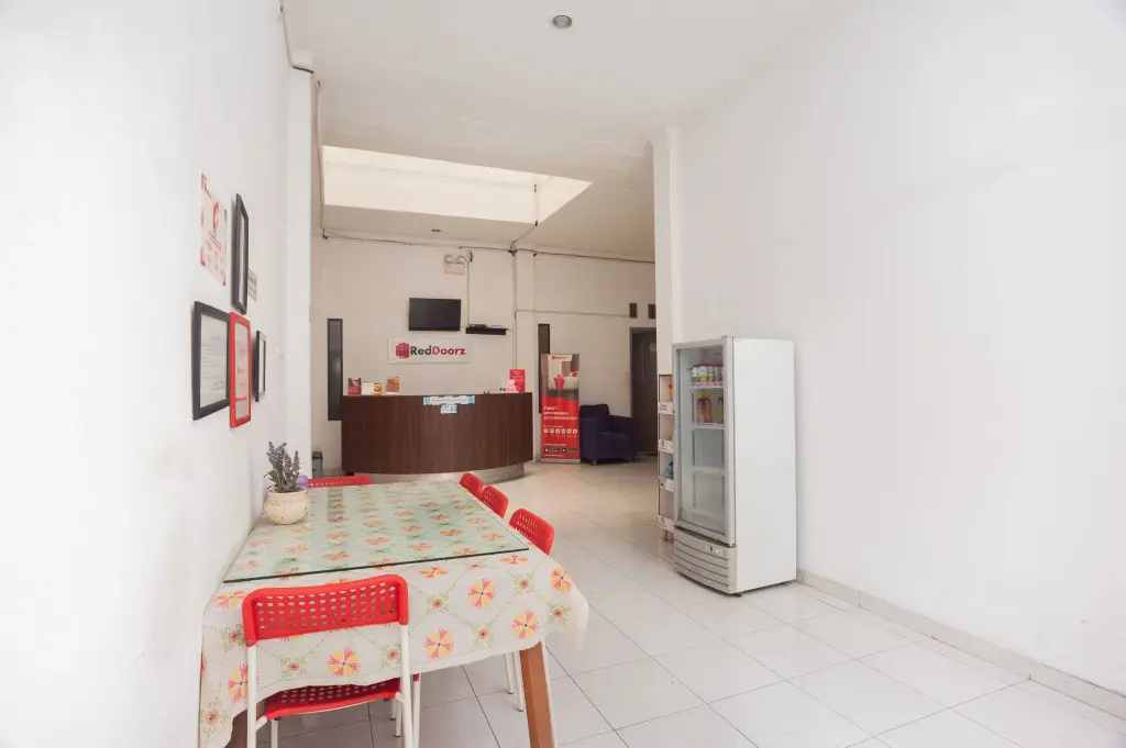 Бекаси: RedDoorz Syariah near Grand Galaxy Park