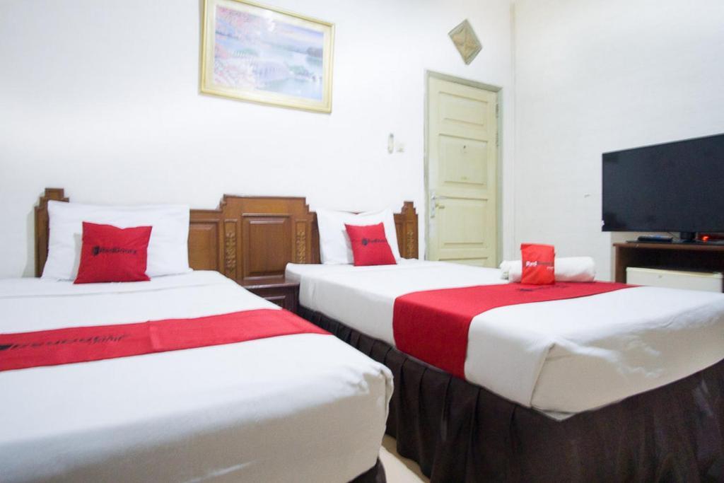 Тернате: RedDoorz near Pantai Falajawa Ternate