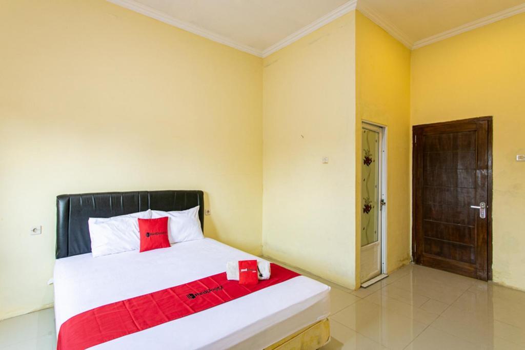 Клатен: RedDoorz near Prambanan Temple