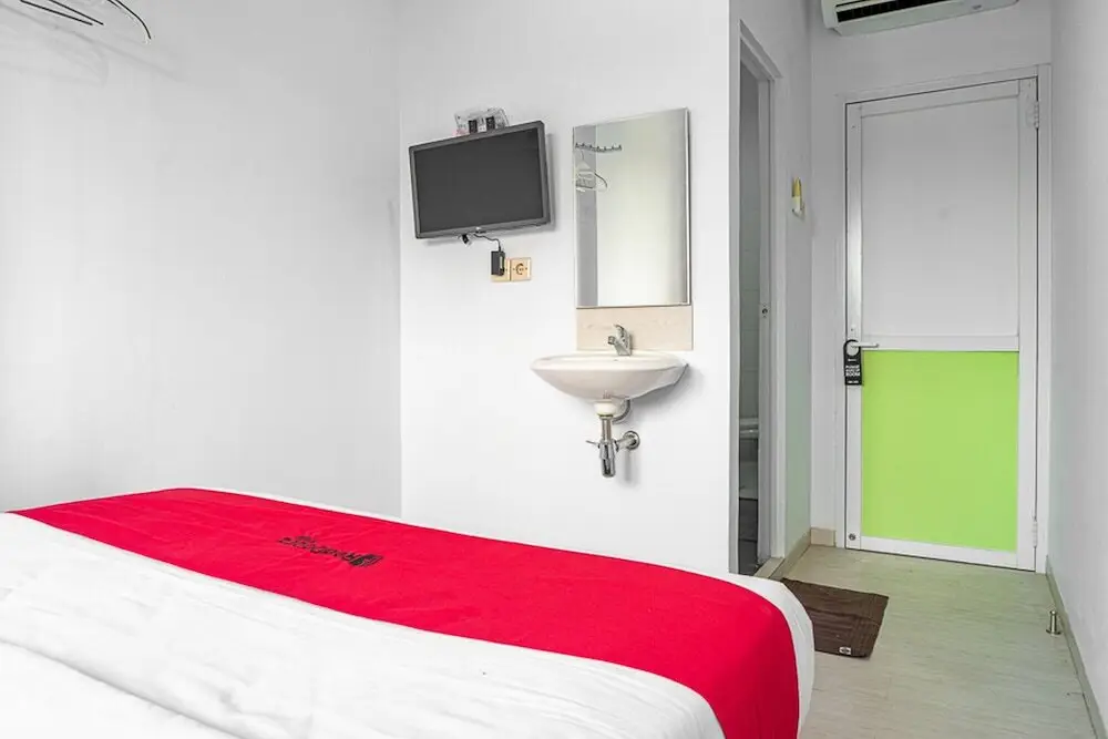 Джакарта: RedDoorz near Pecenongan 2