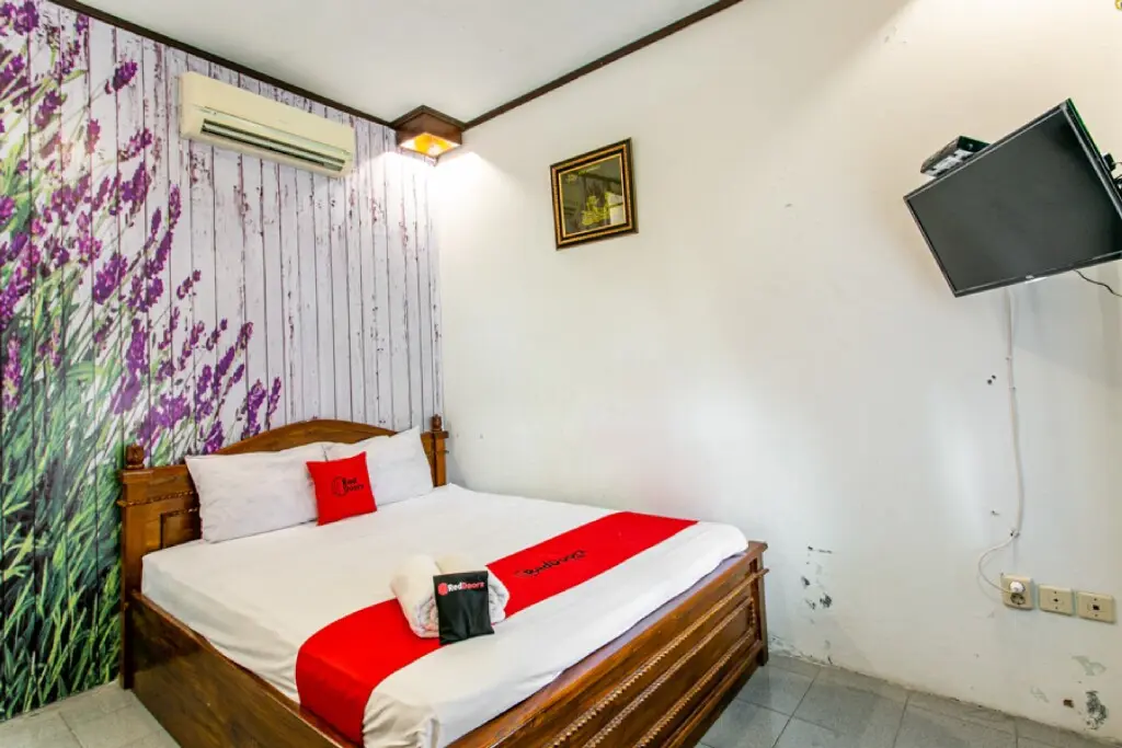 Джокьякарта: RedDoorz Plus near Taman Sari 2