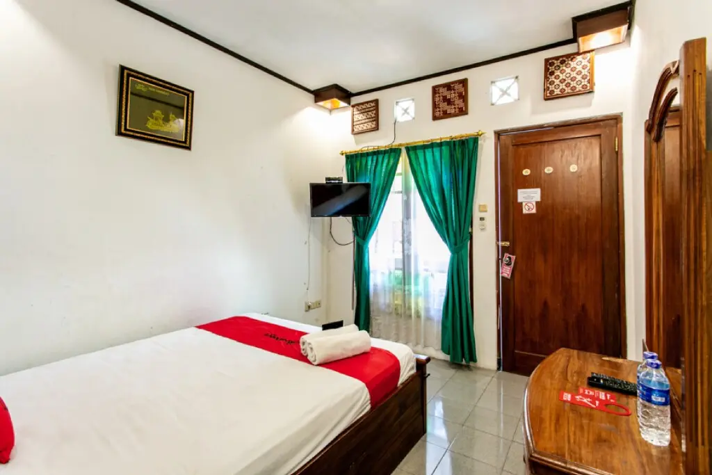 Джокьякарта: RedDoorz Plus near Taman Sari 2