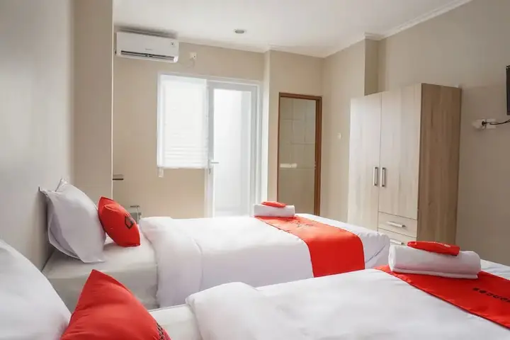 Джакарта: Residences by RedDoorz near MT Haryono