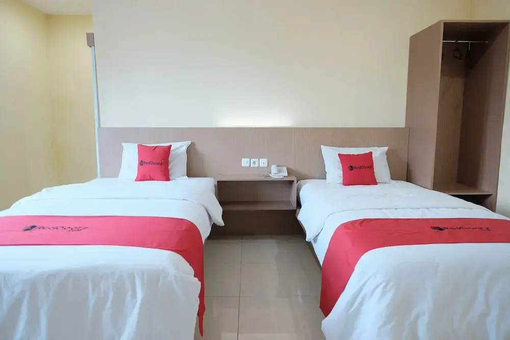 Джамби: RedDoorz near Jembatan Makalam Jambi