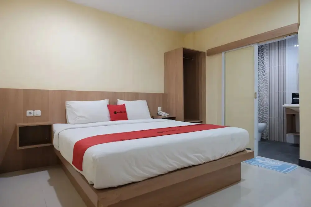Джамби: RedDoorz near Jembatan Makalam Jambi
