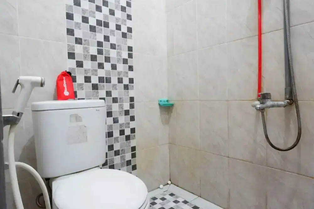 Кудус: RedDoorz Syariah near Menara Kudus