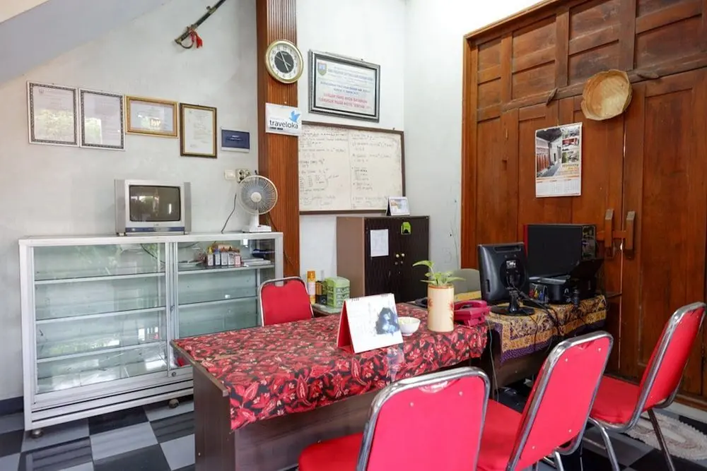 Кудус: RedDoorz Syariah near Menara Kudus