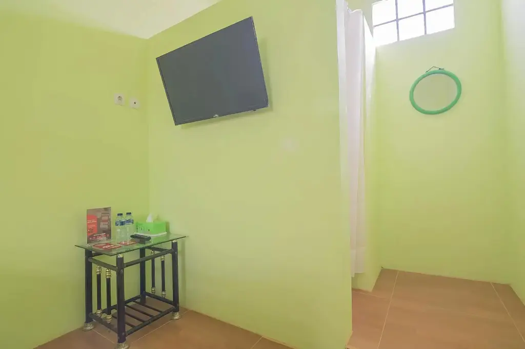 Субанг: RedDoorz Syariah near Museum Wisma Karya Subang