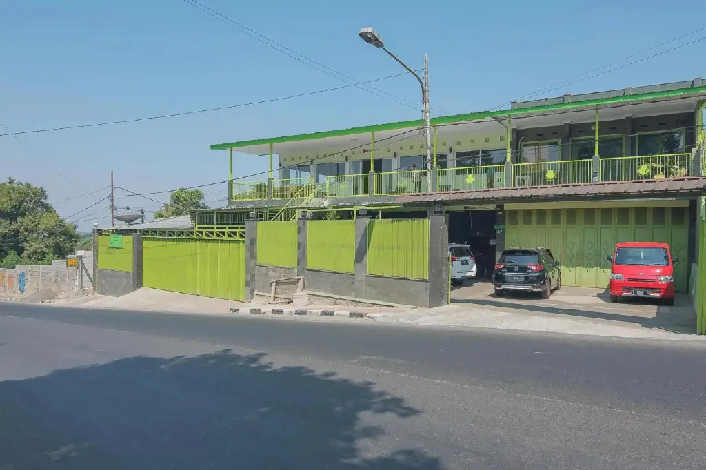 Субанг: RedDoorz Syariah near Museum Wisma Karya Subang