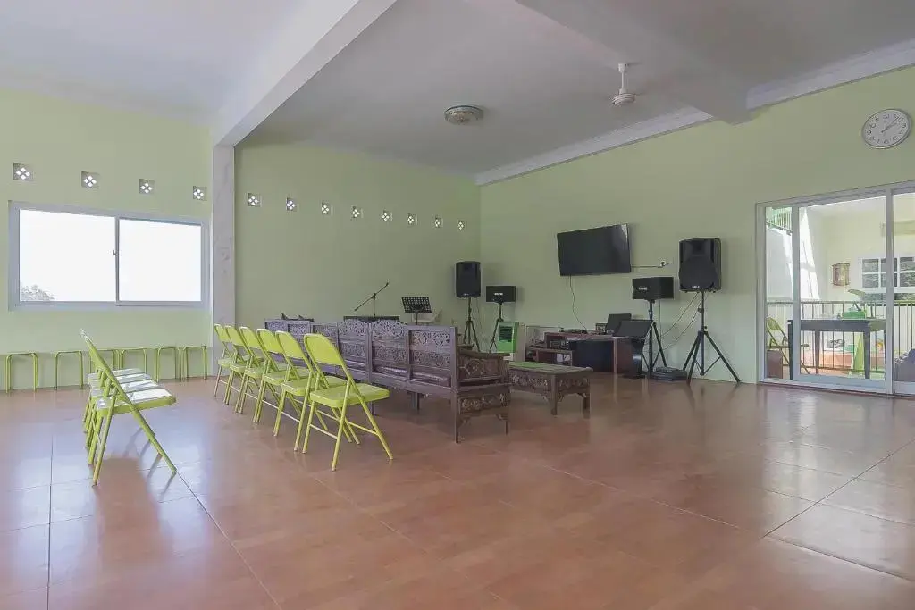 Субанг: RedDoorz Syariah near Museum Wisma Karya Subang