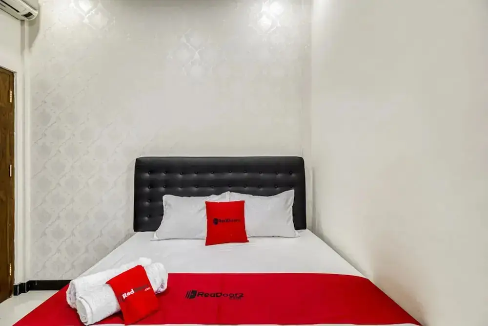 Батуретно: RedDoorz Syariah near Bandara Adisucipto Yogyakarta