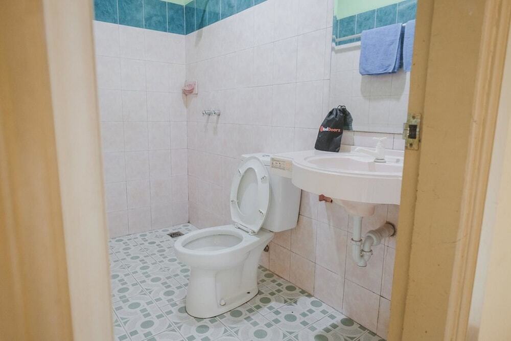 Джамби: RedDoorz Plus near Tugu Tari TheHok Jambi