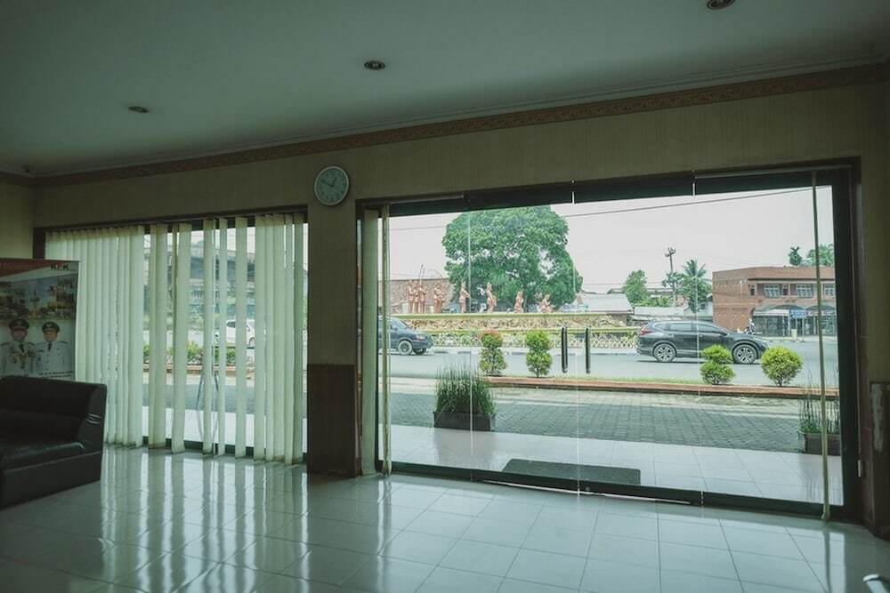 Джамби: RedDoorz Plus near Tugu Tari TheHok Jambi