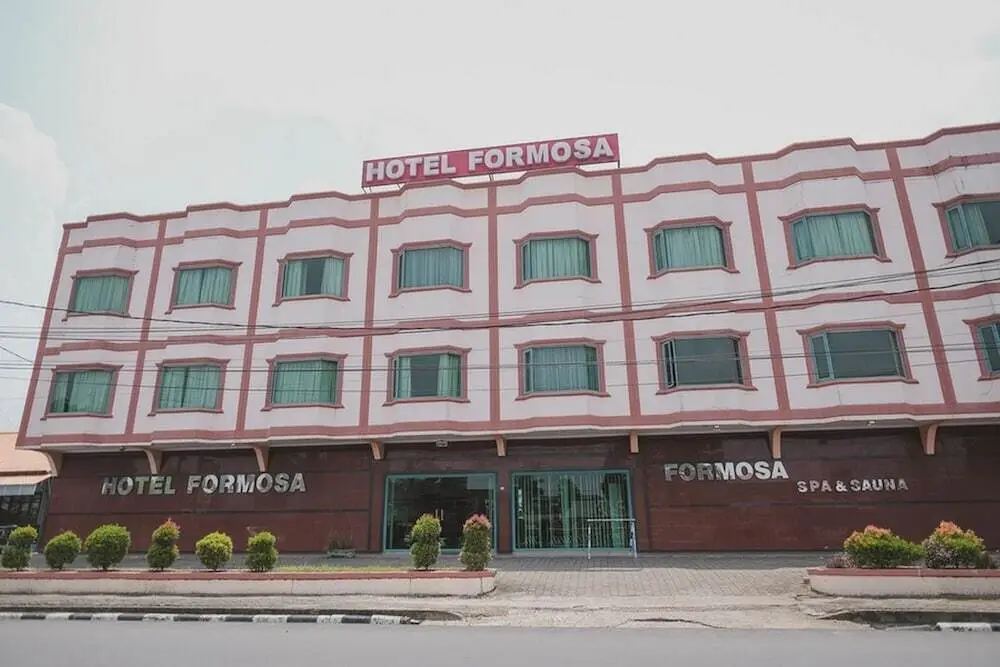 Джамби: RedDoorz Plus near Tugu Tari TheHok Jambi