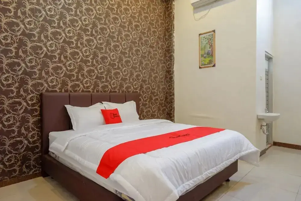 Палу: RedDoorz @ Jalan Pattimura Palu