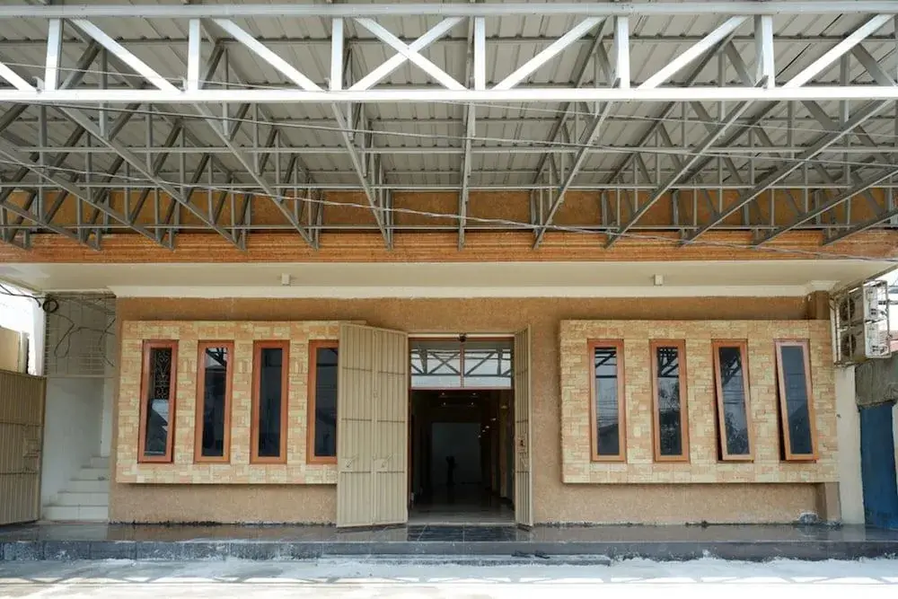 Палу: RedDoorz @ Jalan Pattimura Palu