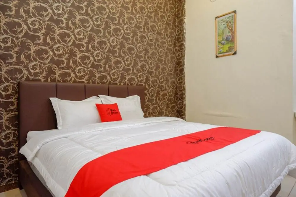 Палу: RedDoorz @ Jalan Pattimura Palu