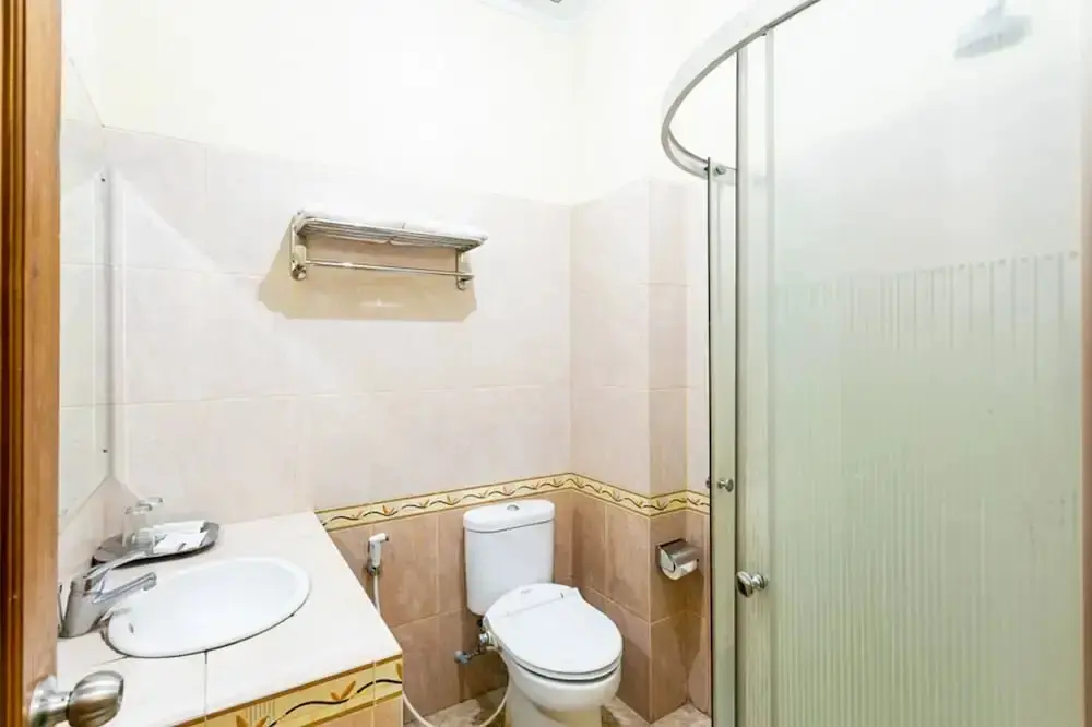 Караганьяр: RedDoorz Plus near Alun Alun Karanganyar