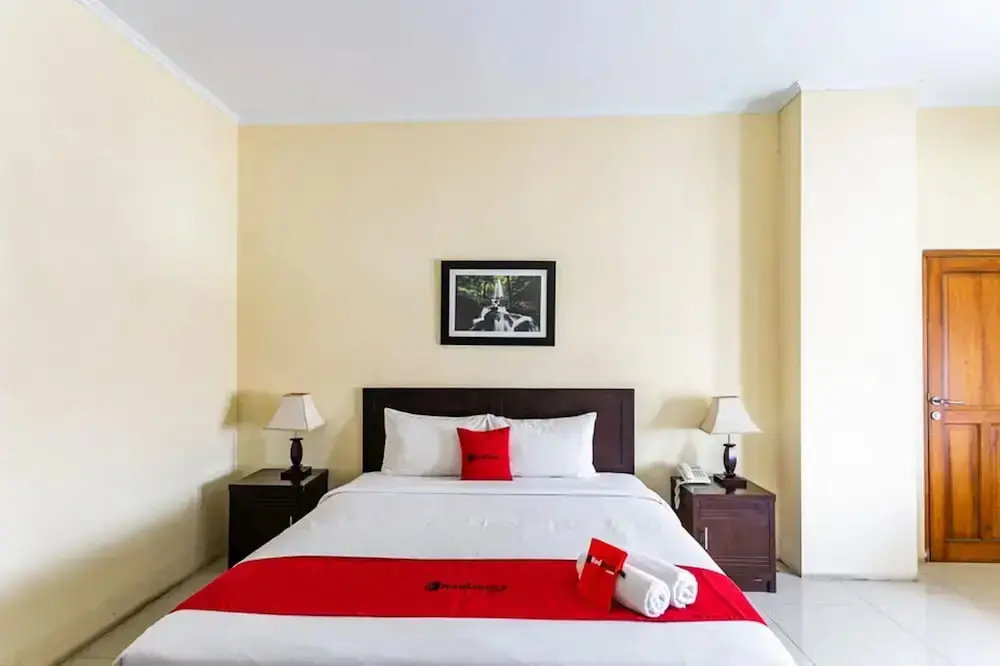 Караганьяр: RedDoorz Plus near Alun Alun Karanganyar
