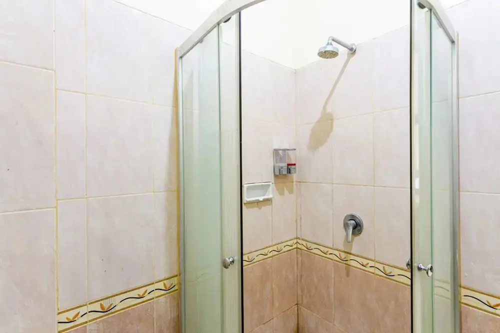 Караганьяр: RedDoorz Plus near Alun Alun Karanganyar