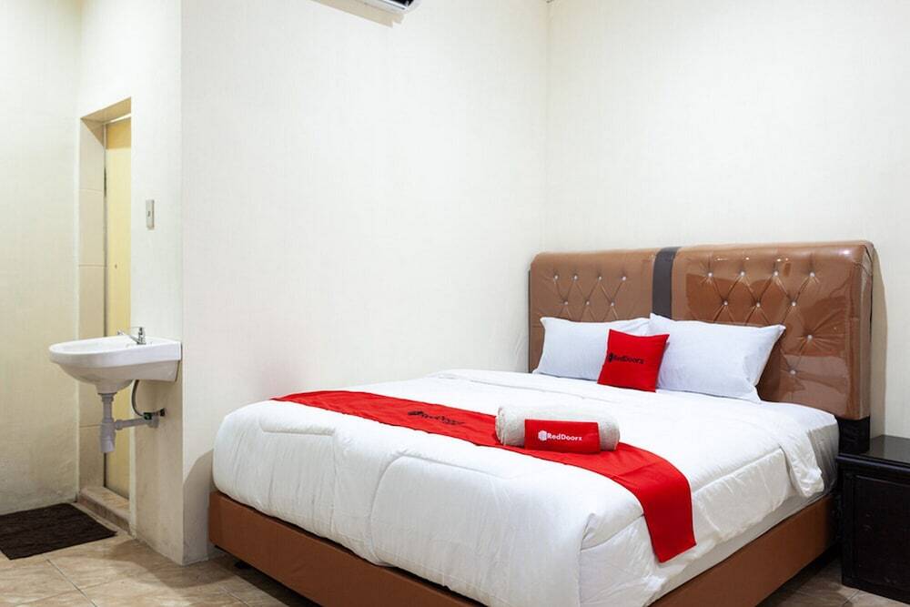 Медан: RedDoorz near Yuki Simpang Raya Mall Medan 2