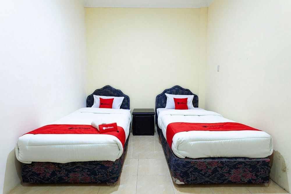 Медан: RedDoorz near Yuki Simpang Raya Mall Medan 2