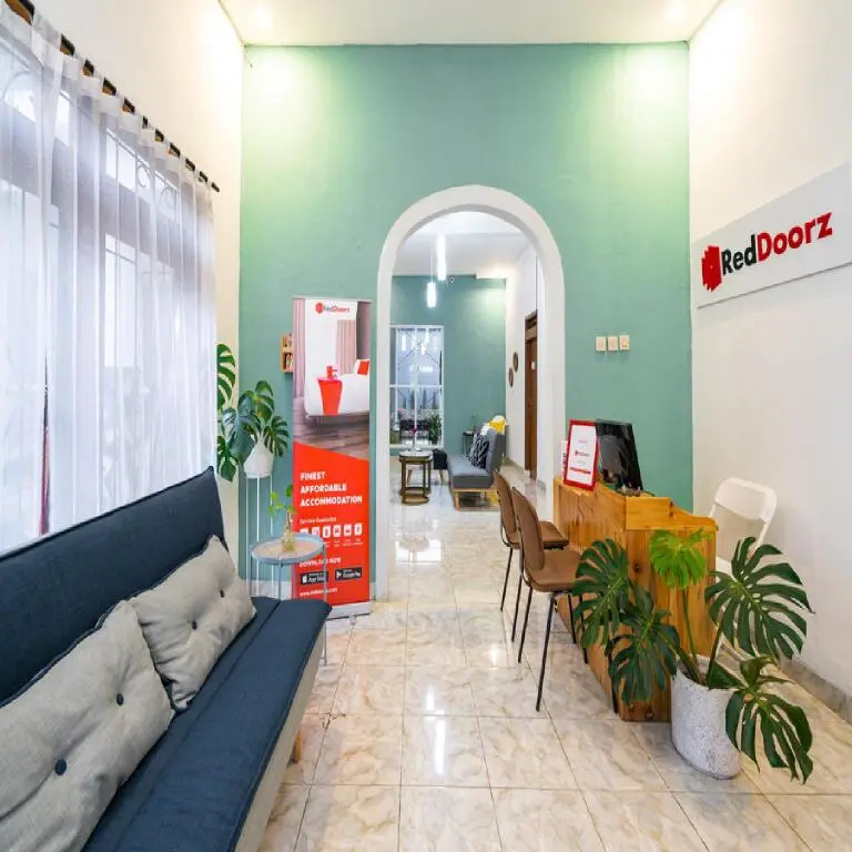 Богор: RedDoorz near Exit Toll Tanah Baru Bogor