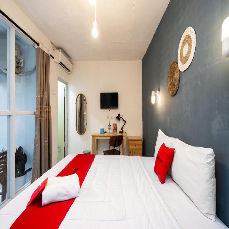 Богор: RedDoorz near Exit Toll Tanah Baru Bogor