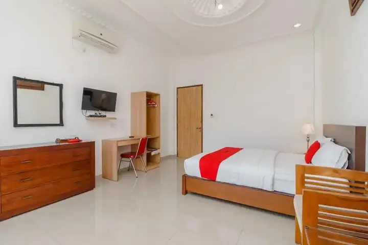 Лахат: RedDoorz Syariah near Lahat Station