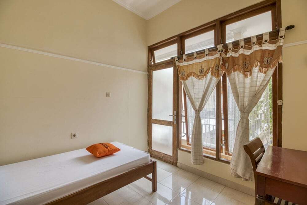Депок: KoolKost near Hartono Mall Yogyakarta