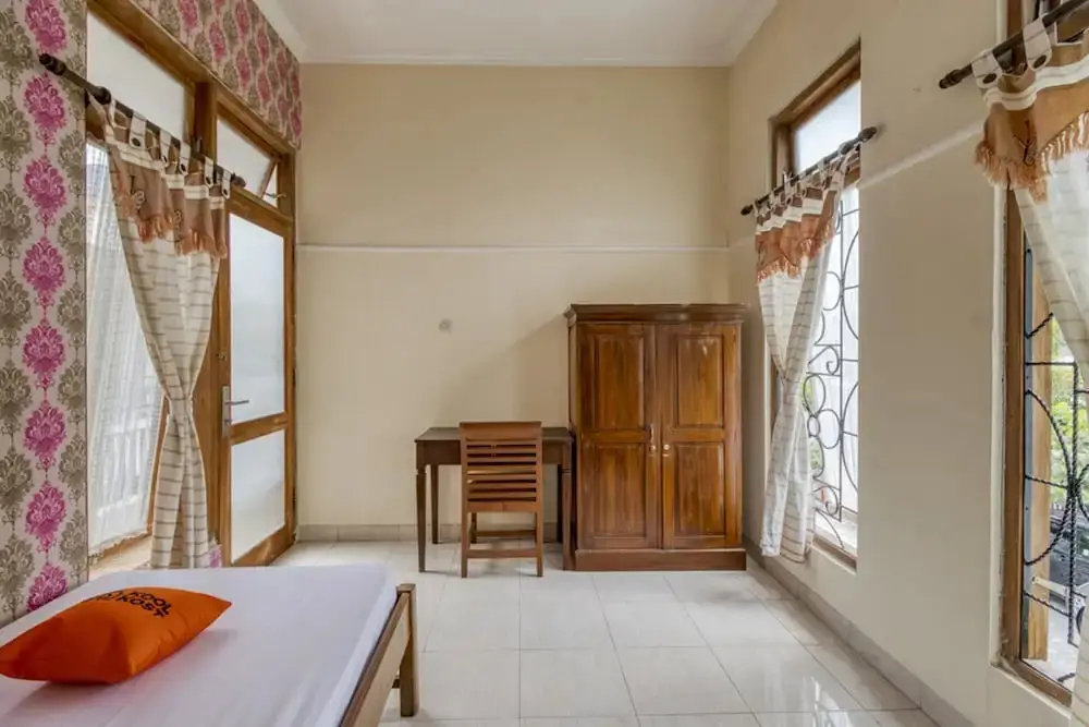 Депок: KoolKost near Hartono Mall Yogyakarta