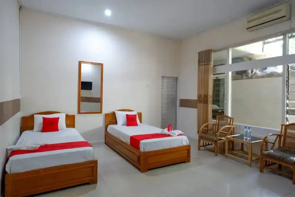Палу: RedDoorz Plus @ Alam Raya Hotel