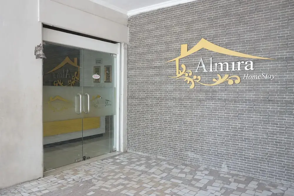 Макассар: Almira Homestay