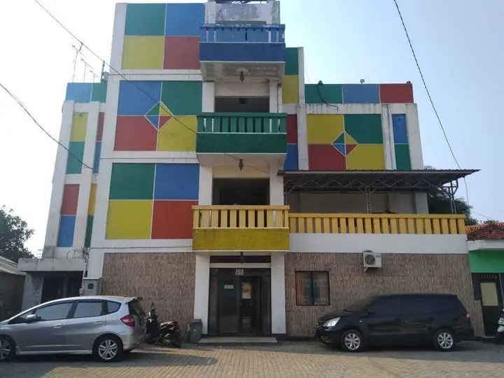 Депок: Oyo 2832 Wisma Sukatani Indah