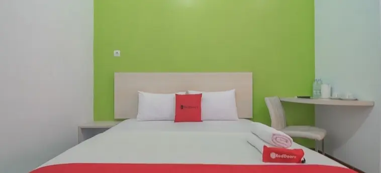 Кунинган: RedDoorz Plus near Alun Alun Kuningan