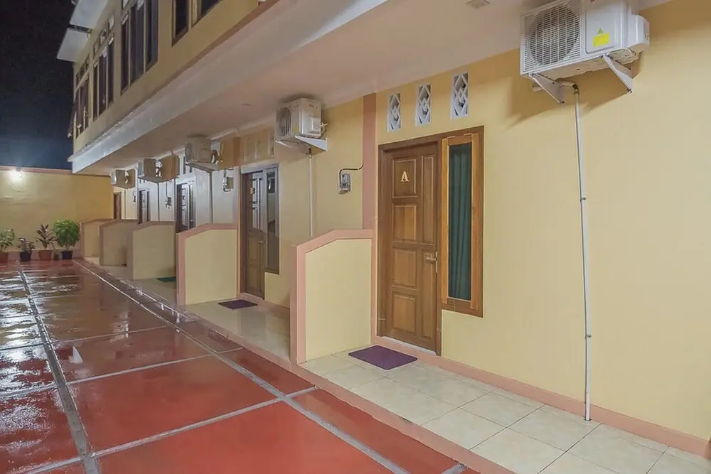 Синкаванг: RedDoorz near RSUD Dr. Abdul Aziz