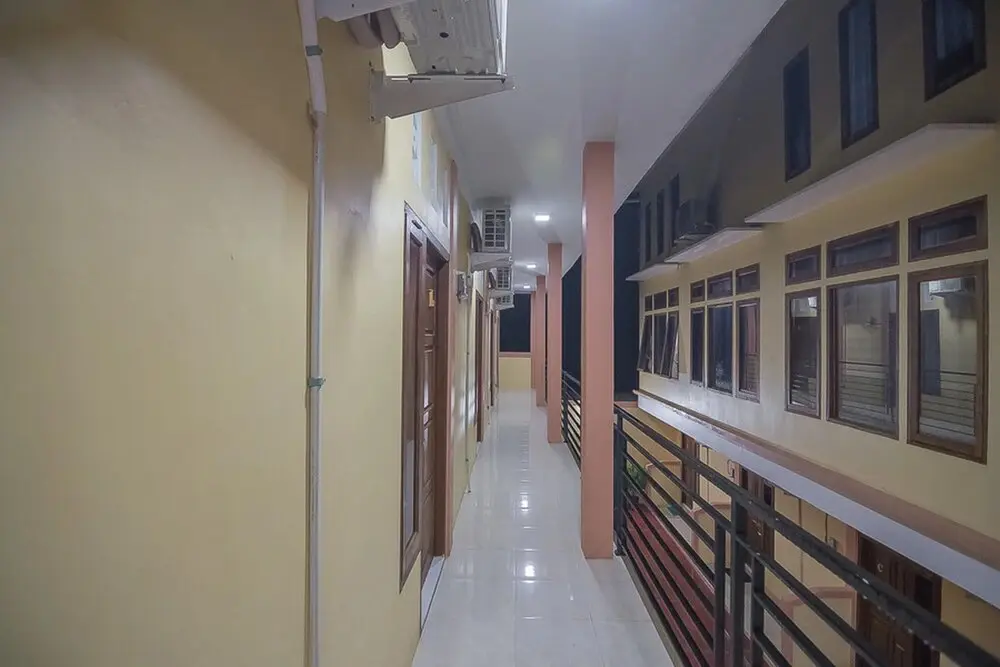 Синкаванг: RedDoorz near RSUD Dr. Abdul Aziz