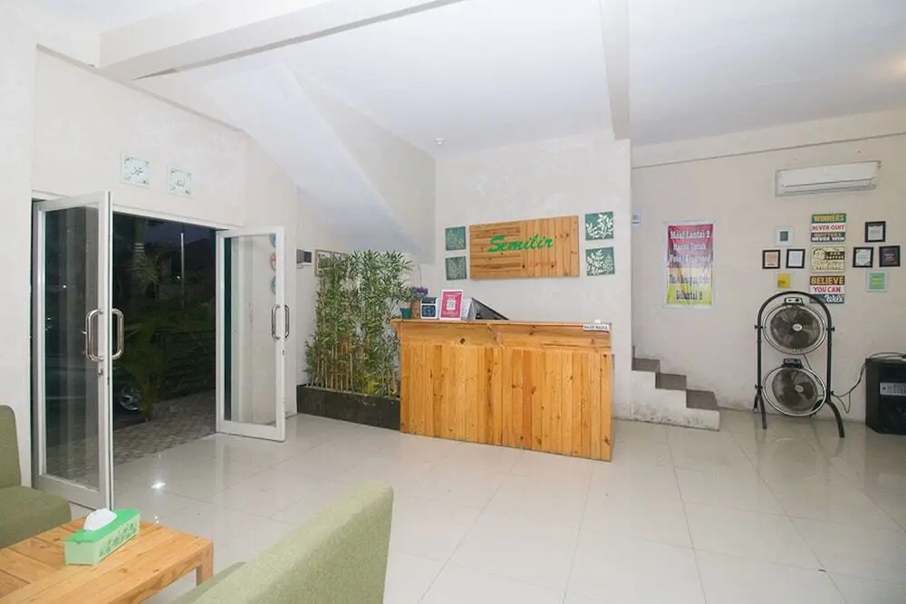 Сампанг: RedDoorz Plus Syariah near Alun Alun Sampang
